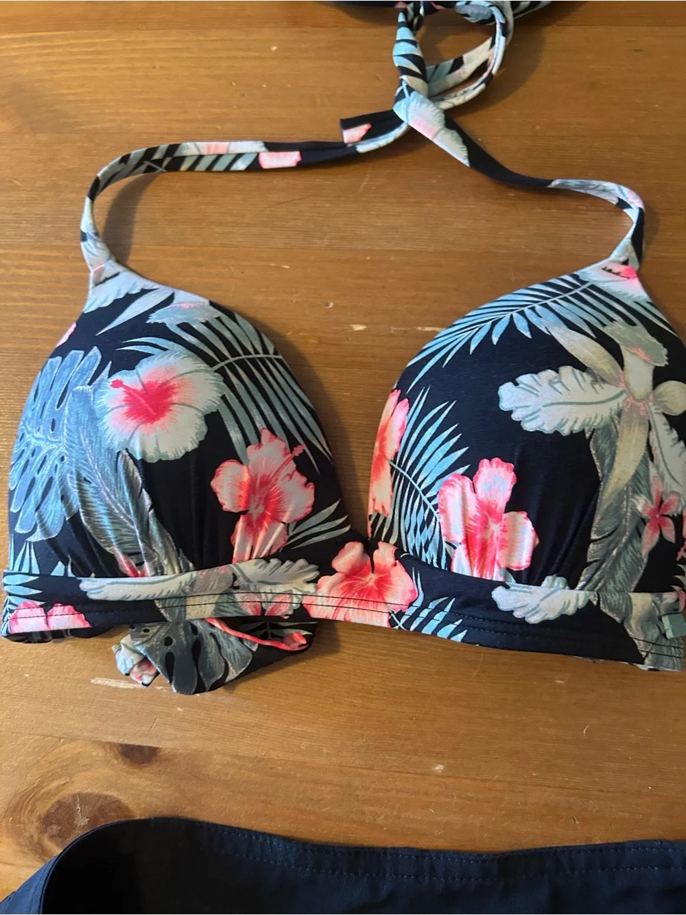 Roxy Women's Floral Halter Bikini Top with Black Boardshorts XS/S